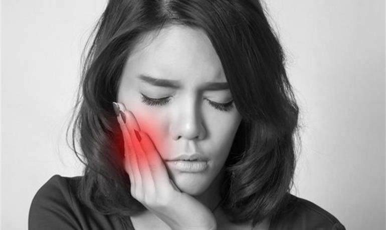 پنج دلیل شایع برای درد دندان پس از درمان کانال ریشه